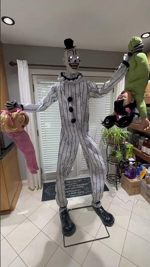 Clowning Around Animatronic Demo 2 Spirit Halloween 2024