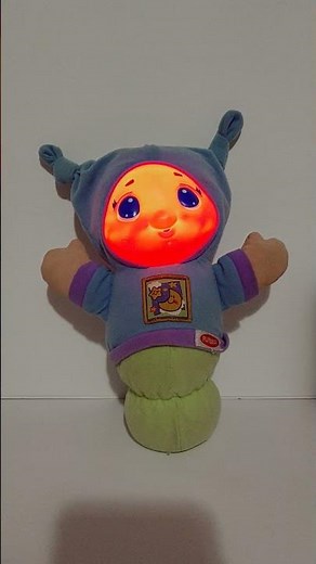2005 lullaby Gloworm playskool Hasbro Sings and Glows 06552