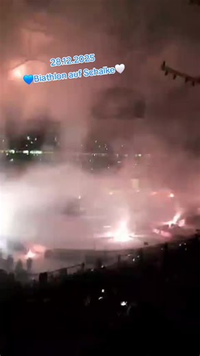 Siegerehrung beim #Biathlon in der schönen #VeltinsArena #Gelsenkirchen #ArenaaufSchalke #ThinkPinkCrew💕