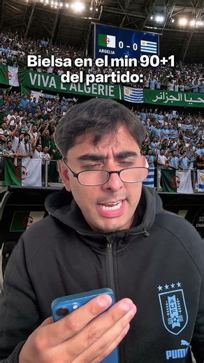 Bielsa haciendo los cambios contra Argelia 😂 #futbol #shorts