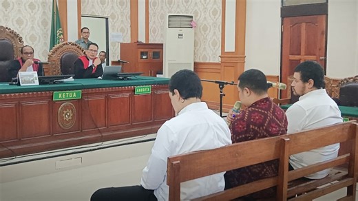 Trial begins for three Australians accused of killing Zivan Radmanovic in Bali villa