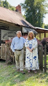 Oh, the joy of meeting the Bowdens! 🥰 They opened the doors to their enchanting country home, and we've completely fallen head over heels for its charm and their incredible hospitality. Prepare for some serious home envy! 🏡 📷: Gridley Graves Photographers | Country Sampler Home