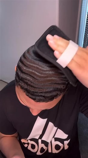 8.5K views · 2.5K reactions | STOP PLAYIN’ WITH YOUR WAVES The ONLY way to lay ‘em down RIGHT is with the Lay Down Pad  Say goodbye to frizz, fluff & fake shine and activate that true silky flow  Tap in NOW  @dawave_essentials | Link in bio | TopWavers | Facebook