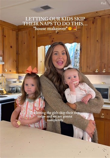 #Ad When in doubt, always include the littles in fun moments like these!! Creating core memories with them is my favorite thing to do…🍁🎃— automatically 10x happier now that our house is decorated for FALL & we have pumpkin bread on the stove…🍞 What’s your favorite tradition to do with your kids?! — shop @Huggies® Skin Essentials Wipes now at all major retailers! #HuggiesPartner #fall #transformation