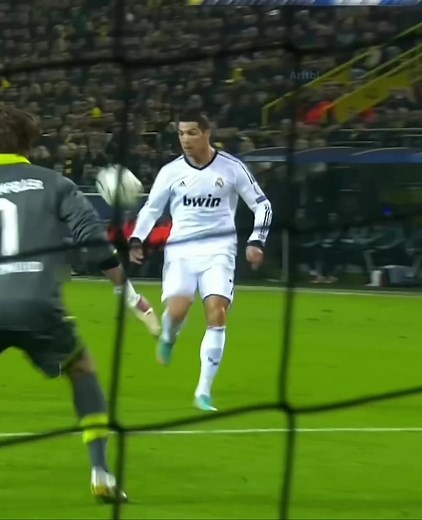 Ronaldo vs Goalkeepers 🤯. #soccer #football #foryoupagе #foryou #footballtiktok #fyp