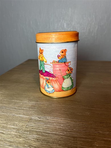 Vintage Avon Sewing Mouse Tin Canister | Cottagecore Mice Sewing Scene | Retro Storage Tin | Craft Room Decor | Collectible Avon Tin - Etsy