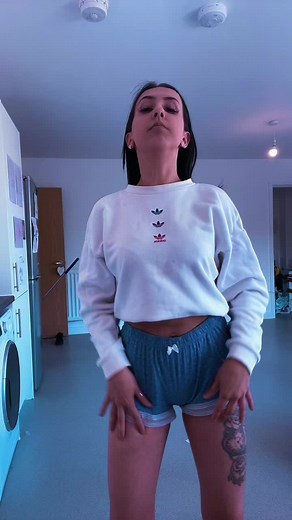 Jade Hayley (@jade_hayleyy)’s videos with Wanna Be Startin' Something - Michael Jackson - semaj aka jayz💫