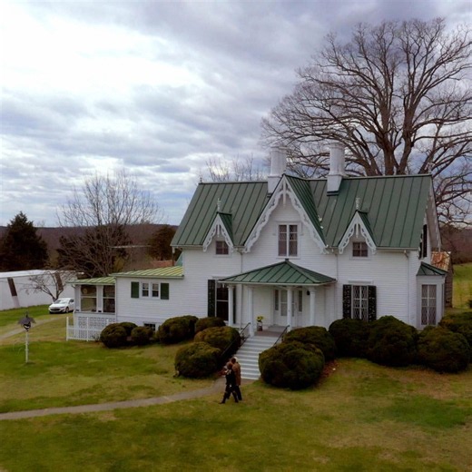 Man unknowingly buys former plantation house where his ancestors were enslaved