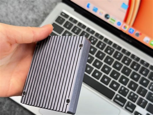 USB4 CFexpress A/B 双卡读卡器快人一步!