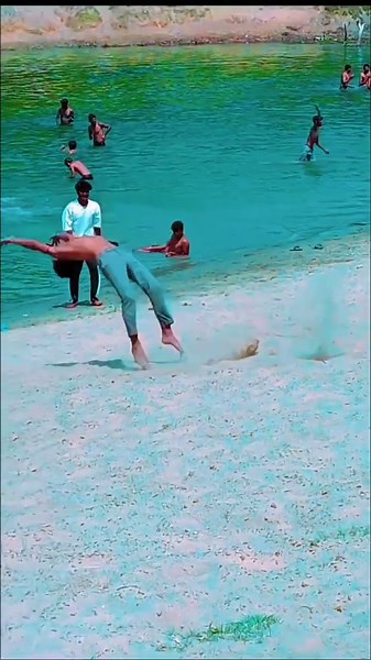 back flip Short video #flip #backflip #viral #hindisong #stunt #pleasesubscribe