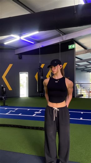 Lydija Rademeyer on Instagram: "Coach : @eerikjordaan_ #bodybuilding #fitness #gymgirl #flexing"