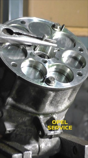 Elegant work of the piston compressor of the air conditioner #mechanicalengineering #mechanic #carrepair | OPEL Service