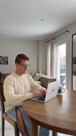 Dr. Jordan Robins | Fatherhood • Fitness on Instagram: "Klaviyo is an email and SMS marketing platform that helps brands connect with their audience in a way that actually feels personal, not spammy. It uses real customer data to send the right message at the right time automatically 📧📲 One feature I genuinely love is the automated workflows. From welcome emails to abandoned cart reminders, Klaviyo lets you build smart flows that keep working in the background while you focus on growing your b