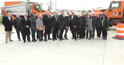 Officials celebrate completion of 2-year Mound Road reconstruction project