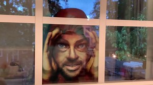 Scary Peeper Menacing Creep Cling Peeping Tom Hanging Window Halloween Decoration Suction Cup Mask Prank Novelty Gag Gift Creepy Creeper Spooky Man Face