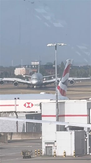 Plane spotting at Heathrow never fails ✈️
