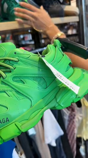 Spring break shopping vlog  #shoppingvlog #springbreak #momanddaughter #momsofteens #motherdaughterduo #springbreakoutfits-001 #dailyvlog | Emay Orrat | Facebook