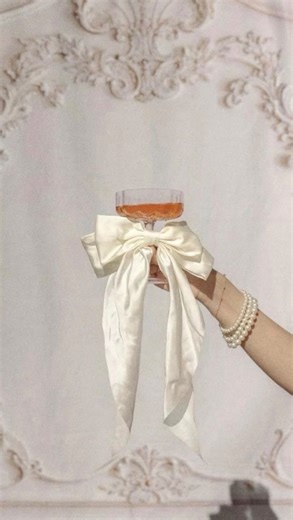 KRISTYNKA K on Instagram: "❤️‍🔥 SOUTĚŽ O 5000 Kč ❤️‍🔥 do LA BOTTEGA OAKS Podmínky soutěže: • sledovat profily @labottegaoaks & @kixxina • do komentáře označ někoho, kdo miluje dobré jídlo 🤤 • sdílej do stories Losujeme už za týden, tak hodně štěstí ! 🍀 A vidíme se v mojí milované La Bottega OAKS na akci STEAKY A STAŘENÁ MASA, která probíhá až do 19.12. 💋"