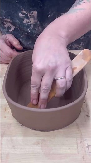 How to make a rectangular casserole dish ❤️ ••• Follow @alisonryczekpottery for more!