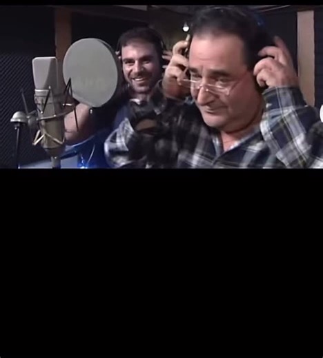 Haris Lebi 🧿 | Exclusive Υλικό : Λίγο απο τα παρασκήνια ενός τραγουδιού που αγαπήθηκε! Καρράς - Παντελίδης! Δυο σπουδαίες μουσικες προσωπικότητες ! Μας... | Instagram