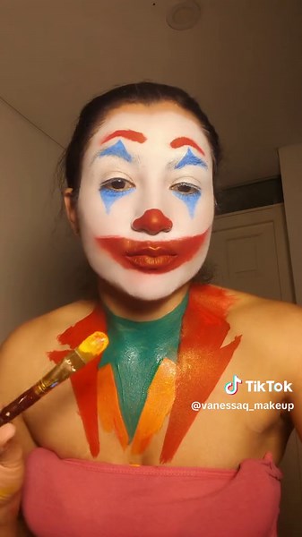 Maquillaje del Joker, paso a paso. . . . . #joker2 #joker #ladygaga #folieadeuxlouvre #jokermakeup #jokerface #halloweenmakeup #halloween2024 #ladygagafan