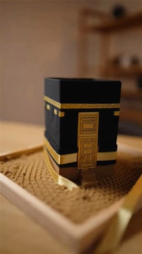SUBCRIBE 🥰 man making Kaaba from sand handmade Kaaba. #viralshort #beautiful #buildingprojection