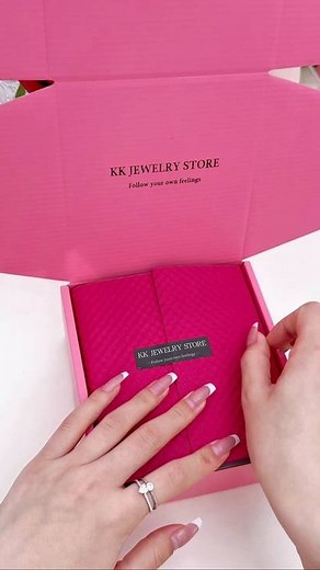 kk jewelry on Instagram: "心若简单，生活就简单；心若复杂，生活就充满痛苦。#jewelry #jewellery #jewellerymaker #asmr #jewerly #jewellry #jewelryshop #giftforwife #giftforgirlfriend #earrings #ring #necklace #bracelet #gifts #gift"