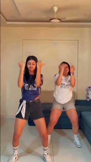 New Trending Short video dance 💃 #youtubefeed #danceshorts #trending #trendingshorts