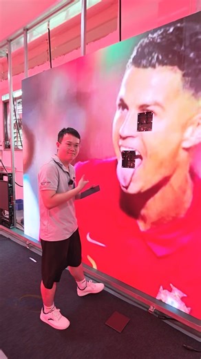 Modular super-large LED screen! ✅EA600COB2 indoor small-pitch COB LED screen adopts front maintenance design, which is simple and quick to maintain. ✅EA600COB2 COB LED screen uses advanced COB display technology and has a stronger and more stable connection performance. Its ultra-light and thin design not only improves convenience, but also realizes the front maintenance function, greatly simplifying the maintenance process. Buy stable LED display, go to EagerLED. Website: https://www.eagerledsc