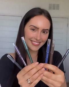 4 comments | Effortless application of our smooooth All-Day Intense Gel Eyeliner in Deep Chestnut by @theconsciousbrunette 癩 #EasyOnTheEyes | ALMAY | Facebook