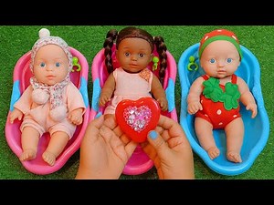 FUNNY DOLLS WITH 3 COLORED BATHS AND RAINBOW SWEETS