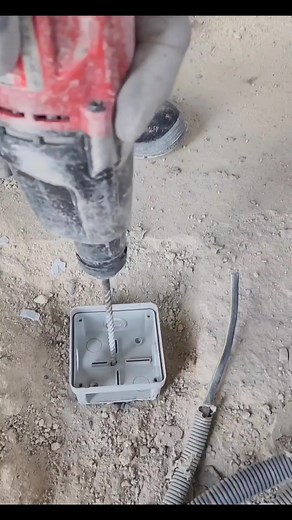 513K views · 1.8K reactions | ‎installer boite derivation etanche #electrique #etanche #الكهرباء_عامة‎ Partie 2 | كهرباء عام | Facebook