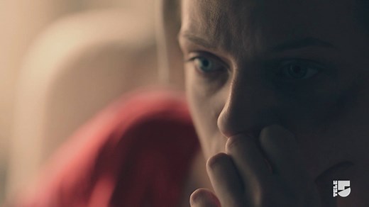 [Anzeige] Eine der besten Serien aller Zeiten 😍 "The Handmaid's Tale" - Staffel 1 Ab 3. Oktober bei TELE 5 und 5flix! | Filmstarts