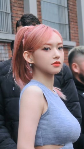 242K views · 7.8K reactions | Cheng Xiao's show is directly full of aura! #中国电视剧 #ChineseDrama #cdrama #你微笑时很美 #XuKai #许凯 #程潇 #ChengXiao | 追剧前线 | Facebook