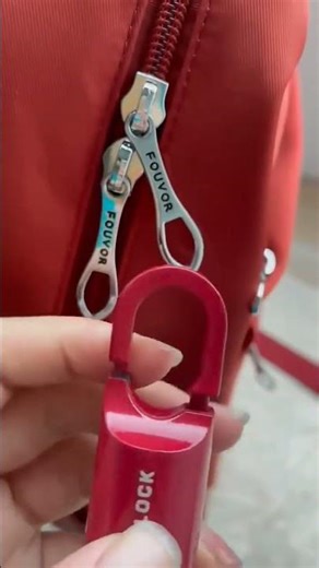 🔓 The Fingerprint Padlock You’ll Want Now #SmartTools #ViralGadgets #padlock #fingerprint