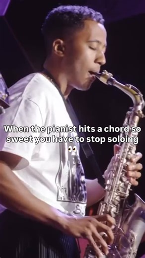 Jazz Memes on Instagram: "🎹 CHORDS LIKE BUTTER! 🧈 The 3 most creative comments will get pinned 📌 Tag a pianist that comps the best! 🔥 Shoutout to @braxton_cook this post. This is from his live show @bluenotenyc , go check out @braxton_cook on streaming and go follow and support him 🙌 #jazzdrums #jazz #bass #saxophone #jazzpiano #jazzmemes #jazzmemes #jazzmusic #jazzmusician #jazzfunk #keys #keyboard #keysplayer #piano #pianist #pianoplayer #jazzpianist #ke