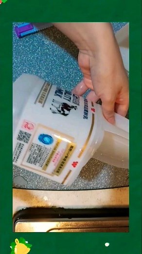 製作可以裝水澆花多功能的保特瓶