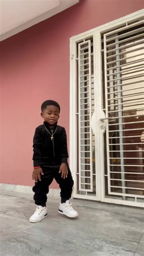 Famille désolé heeer mais @Jae~Jae🎃🥇 ne pas danser 🤣🤣🤣🤣 #tiktokcameroun🇨🇲 #danse #😂