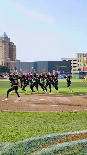 Screaming, crying, throwing up… our hands because we scored another run 🤩 #fy #thepartyanimals #savbananas #baseball #savannahbananas #bananaball #fyp #partyanimals #rollercoaster #baseballplayers