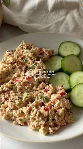 spicy tuna salad with Greek yogurt dressing for protein 🌶️ recipe below ⬇️ #tunasalad #lunchrecipe