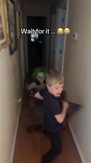 Hilarious Magic Trick Reaction That Will Make You Laugh