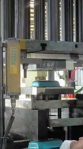 Deep drawing process site | This is how the metal shell is formed #machine #hlc