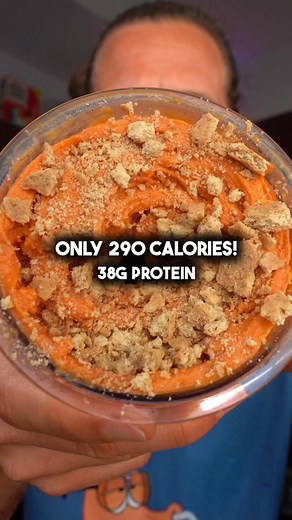 290 Cal Pumpkin Pie Protein Ice Cream ✅ Macros for the WHOLE Pint: 290 Calories, 30g Protein, 2g Fat, 38g Protein ✳️ Ingredients: 240g Fairlife Fat Free Milk 200g Pumpkin (I use Libby’s brand. By far the best) 30g Vanilla Whey/Casein Blend Protein Powder (I use @flex_brands aka my brand aka the best protein powder for recipes in the world 🌎 “FDL” saves you 15%!) 8g Sugar Free/Fat Free White Chocolate Pudding Mix 5g Zero Cal Sweetener of your choice Pumpkin Spice Pinch of Sea Salt *Added crushed