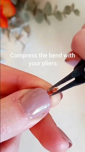 Easy way to twist round wire using a pin vise! #jewelrytutorial #wirewrappedjewelry #wirewrapping