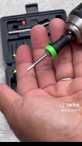 ウッドデッキDIY: イタウバで橋を架ける！GETした新しいアイテムで完成🛠️