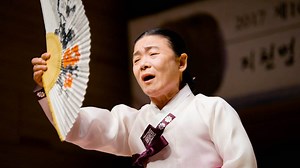 They say that the finest work of pansori can make your heart stop beating. Pansori is a traditional South Korean form of musical storytelling, focusing on the authenticity, intensity and power of a singer’s voice to tell stories of love, death, tradition and honor. This Great Big Story is a paid contribution by Genesis Worldwide. | Great Big Story