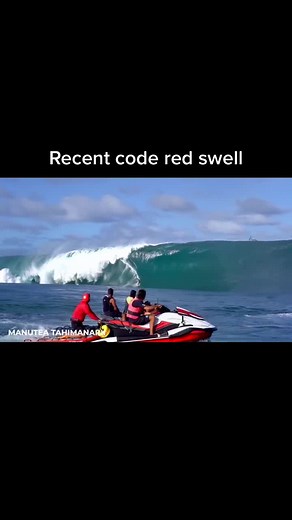 Recent code red swell at teahpoo! Would you send it here ? #surfing #bigwaves #surfer #bigsurf #surfinglife #surferlife #adrenaline #bigwavesurfing #bigwaves🌊 #blowthisup #surfingsfinest1 #fyp
