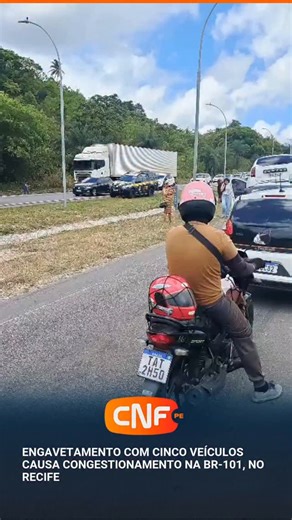 Portal CNF PE on Instagram: "Um acidente envolvendo pelo menos cinco veículos foi registrado na tarde deste sábado (27) na BR-101, no bairro de Passarinho, Zona Norte do Recife, no sentido Paulista, na Região Metropolitana. O sinistro ocorreu no Km 58 da rodovia. De acordo com a Polícia Rodoviária Federal (PRF), trata-se de um engavetamento. As equipes estão no local para organizar o tráfego e garantir a segurança na via. As causas da colisão em sequência ainda estão sendo apuradas. Motoristas r