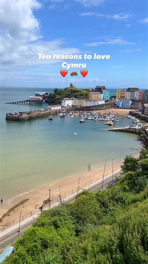 Here’s ten good reasons to love Cymru ❤️🏴󠁧󠁢󠁷󠁬󠁳󠁿 What do you love most about Wales? #feelthehwyl #hwyl #cymru #wales #visitwales 📹 Dark skies clip by @serydda | Wales