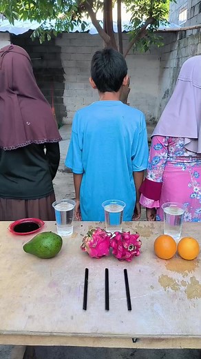 2.2M views · 7.4K reactions | Kalian pilih sedotan yang sebelah mana nih? #challenge #random #Edukasi #gameseru #color #fruit #kanaklombok | Kanak Lombok | Facebook